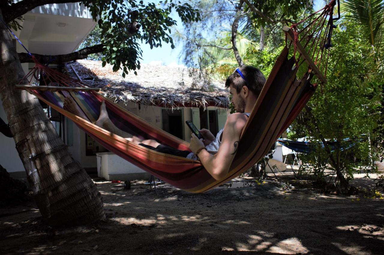 Hangover Hostels Arugam Bay Exterior photo
