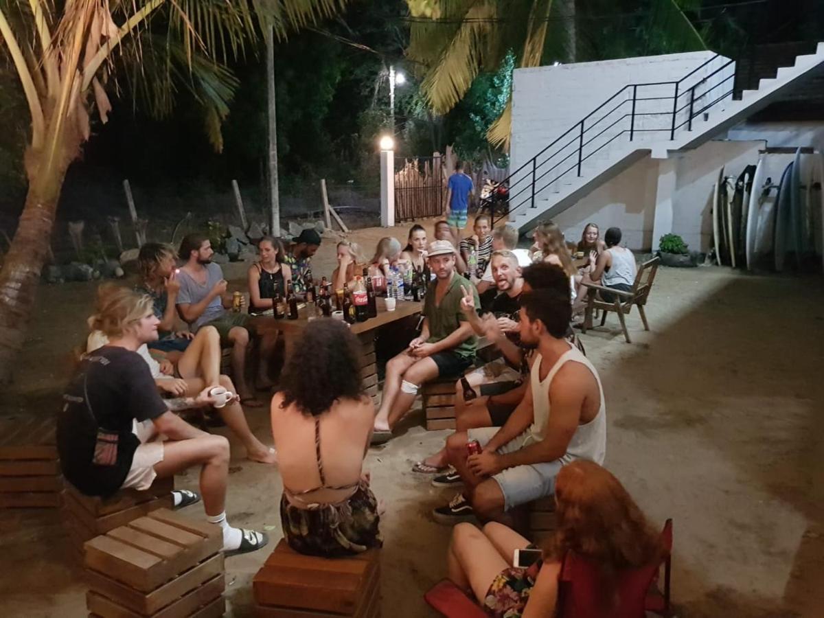 Hangover Hostels Arugam Bay Exterior photo