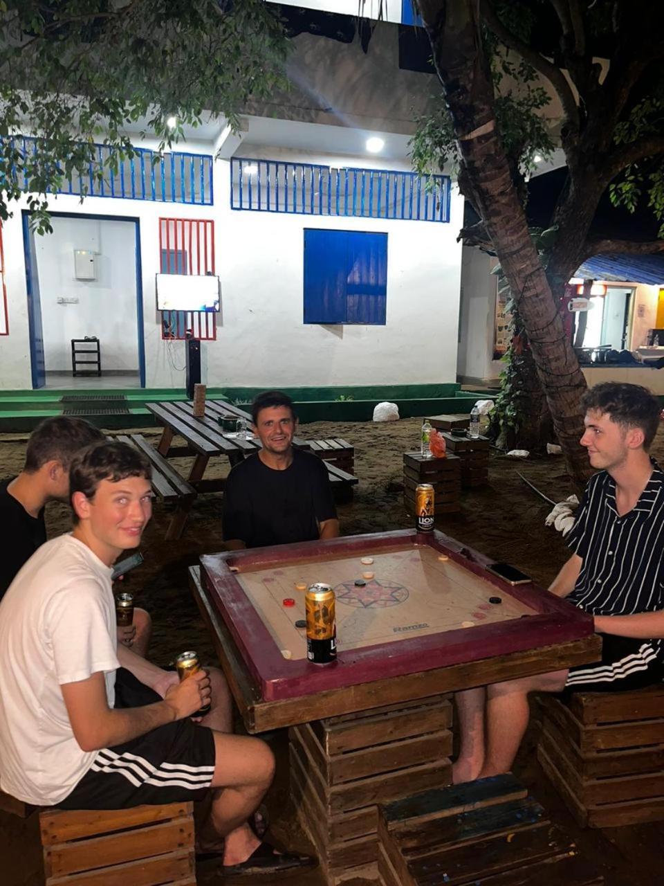 Hangover Hostels Arugam Bay Exterior photo