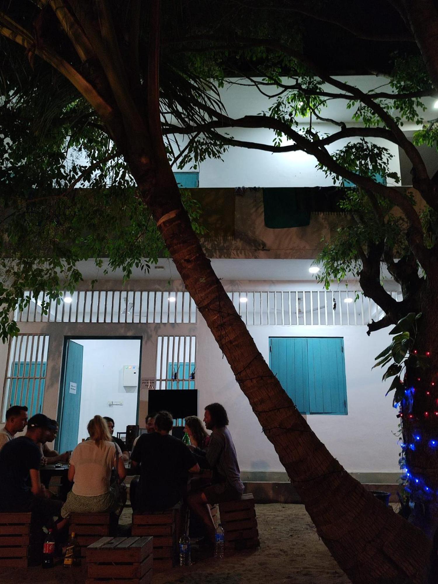Hangover Hostels Arugam Bay Exterior photo