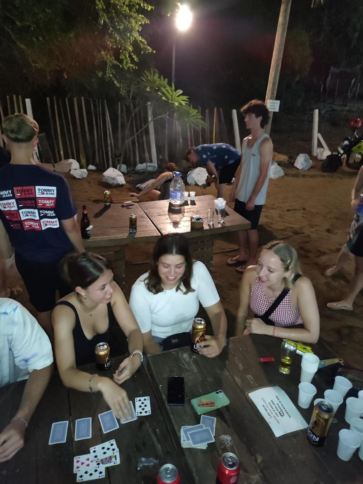 Hangover Hostels Arugam Bay Exterior photo