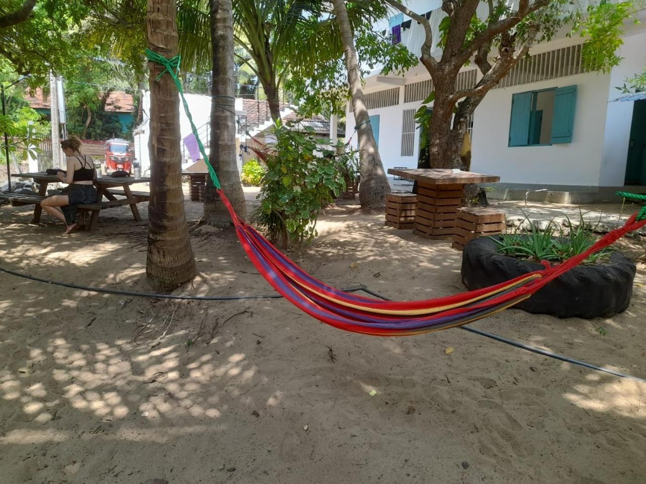 Hangover Hostels Arugam Bay Exterior photo