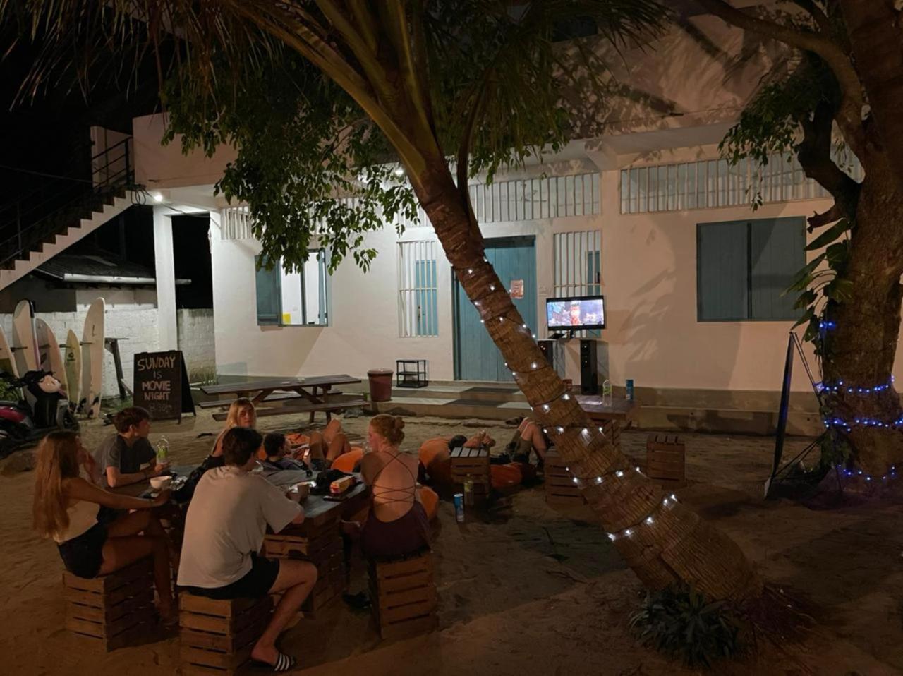 Hangover Hostels Arugam Bay Exterior photo