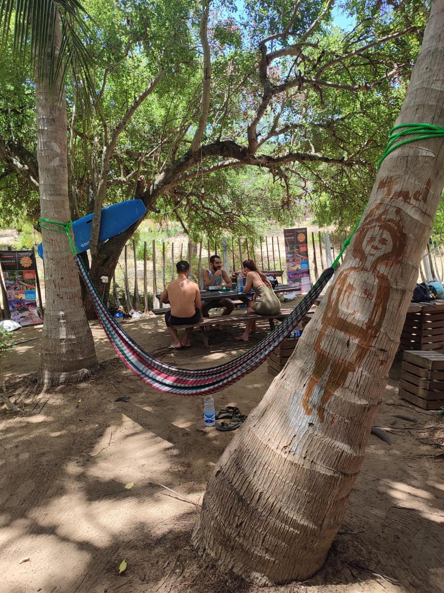 Hangover Hostels Arugam Bay Exterior photo